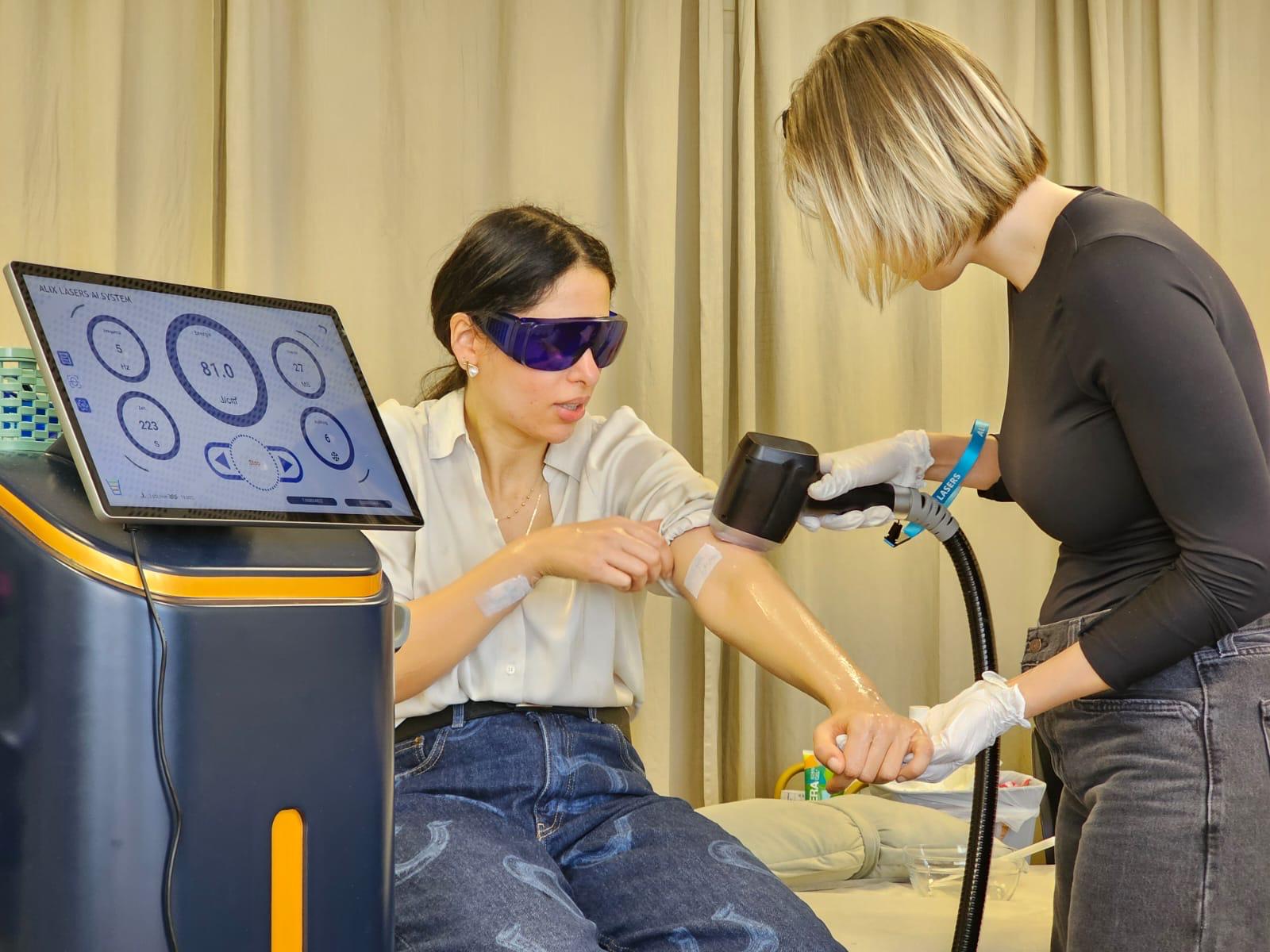 Laserbehandlung mit ALIX Lasers AI System